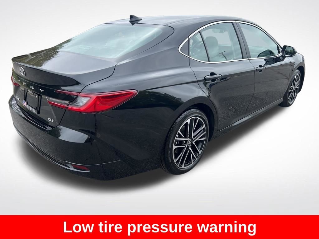 Used 2025 Toyota Camry XLE image 5