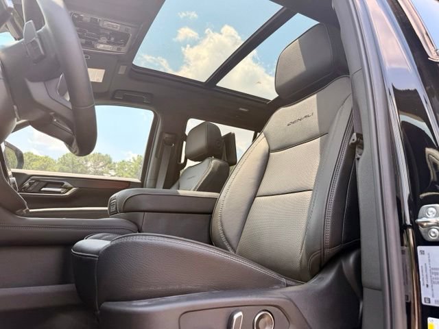 Used 2026 GMC Yukon Denali w/ Denali Reserve Package AWD/4WD image 27