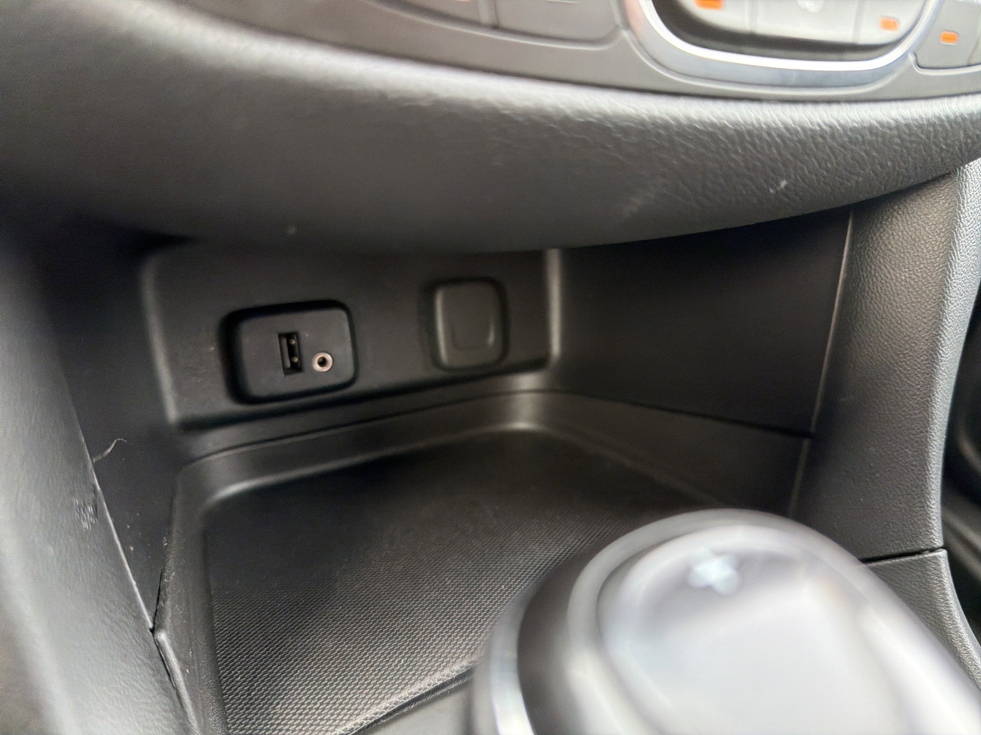 Used 2018 Chevrolet Equinox LT image 39