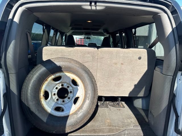 Used 2017 Chevrolet Express 3500 LT w/ LT Preferred Equipment Group RWD image 9