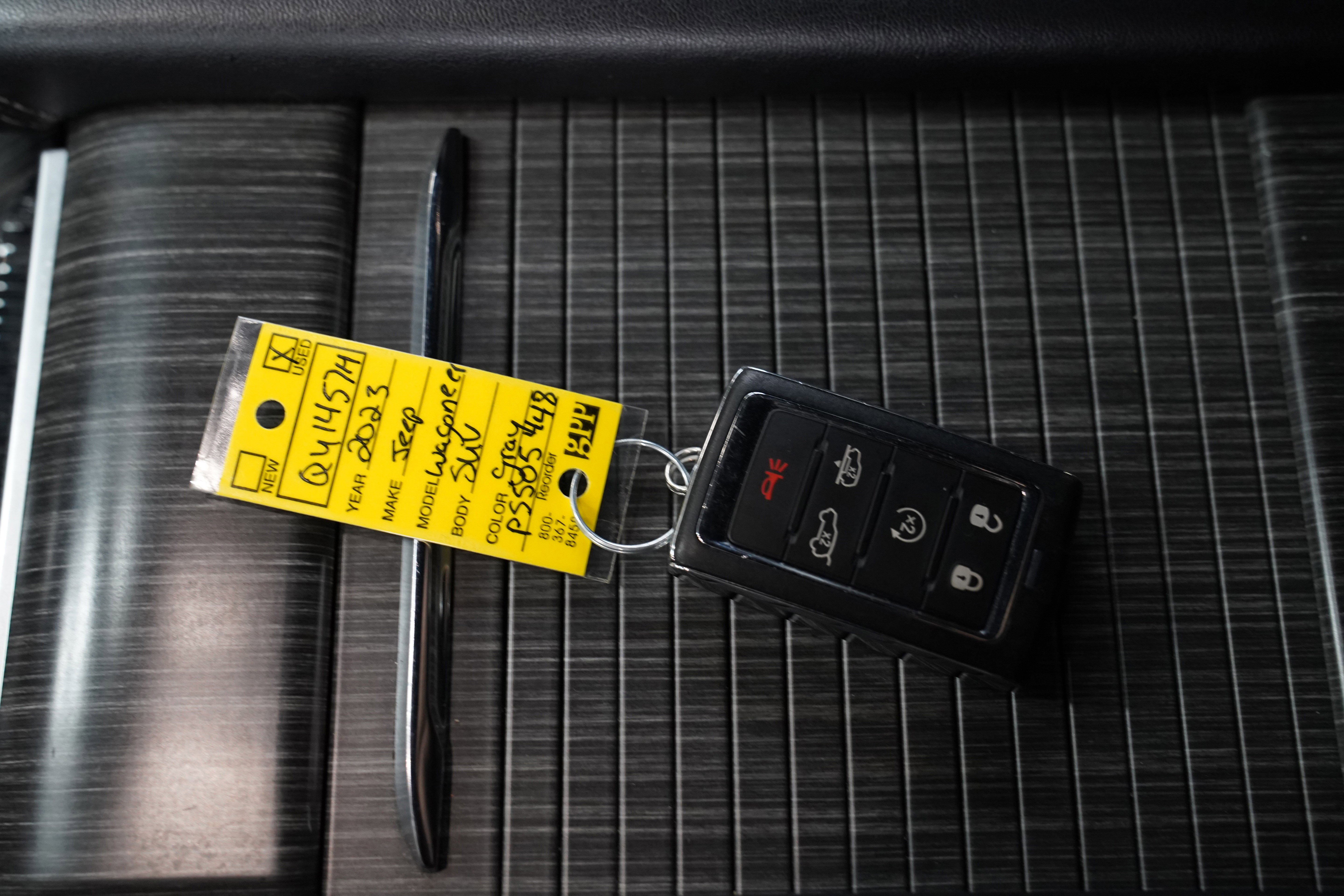 Used 2023 Jeep Wagoneer Series III w/ Preferred Equipment Group image 33