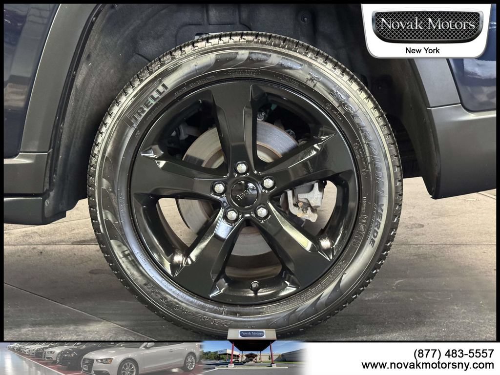 Used 2023 Jeep Grand Cherokee L Limited w/ Luxury Tech Group II AWD/4WD image 9