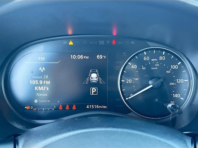 Used 2022 Nissan Kicks SV w/ Interior Electronics Package FWD image 12