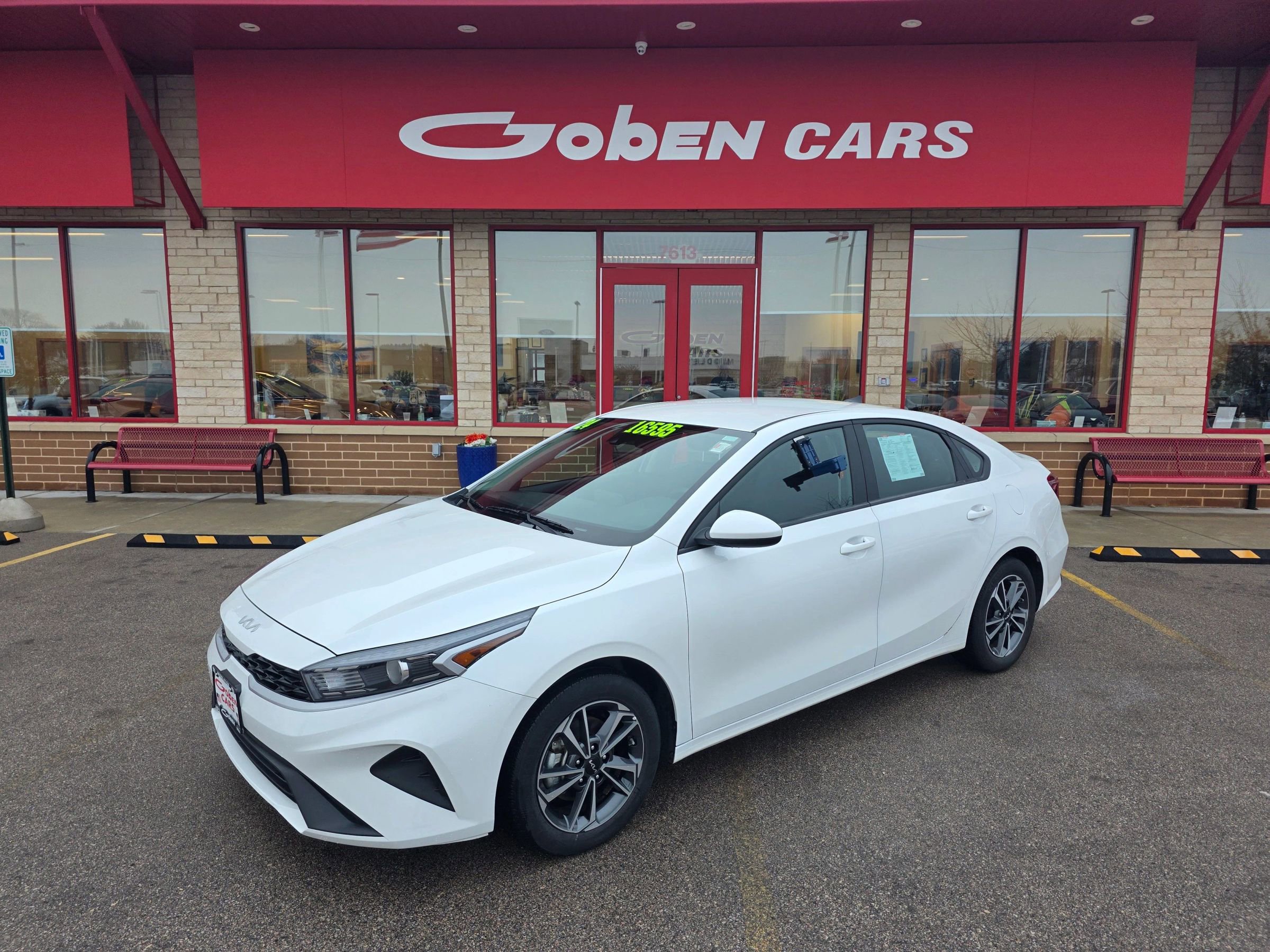 Used 2024 Kia Forte LXS image 2