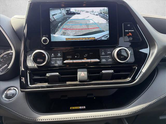 Used 2023 Toyota Highlander XSE AWD/4WD image 18