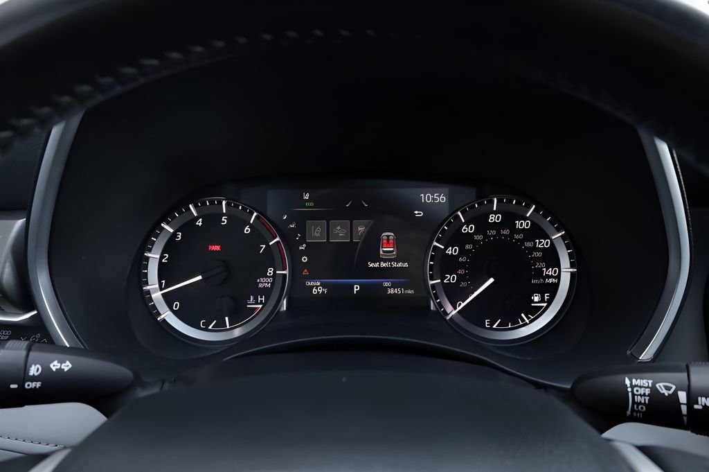 Used 2023 Toyota Highlander XLE AWD/4WD image 35