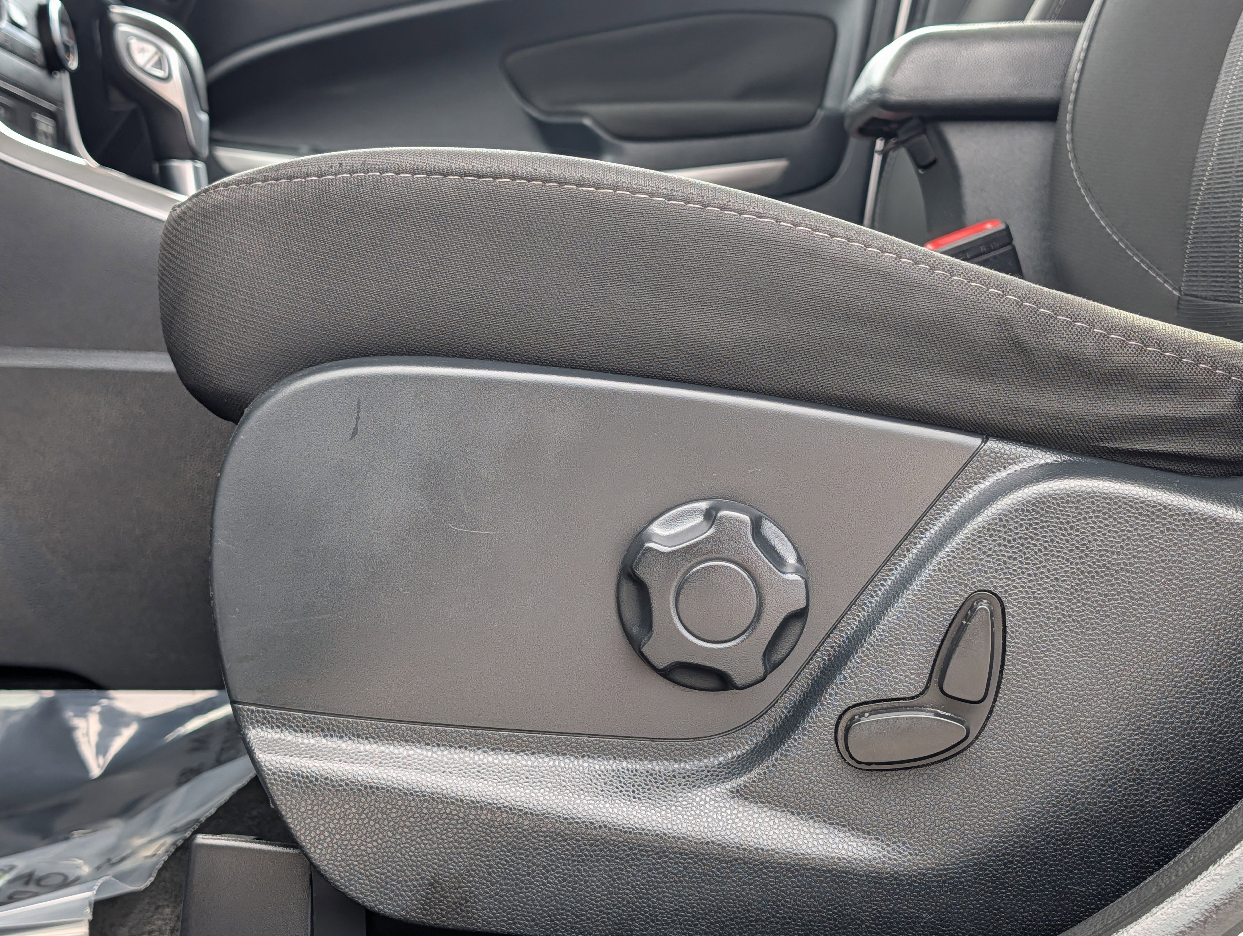 Used 2019 Ford EcoSport SE w/ Interior Protection Package image 22