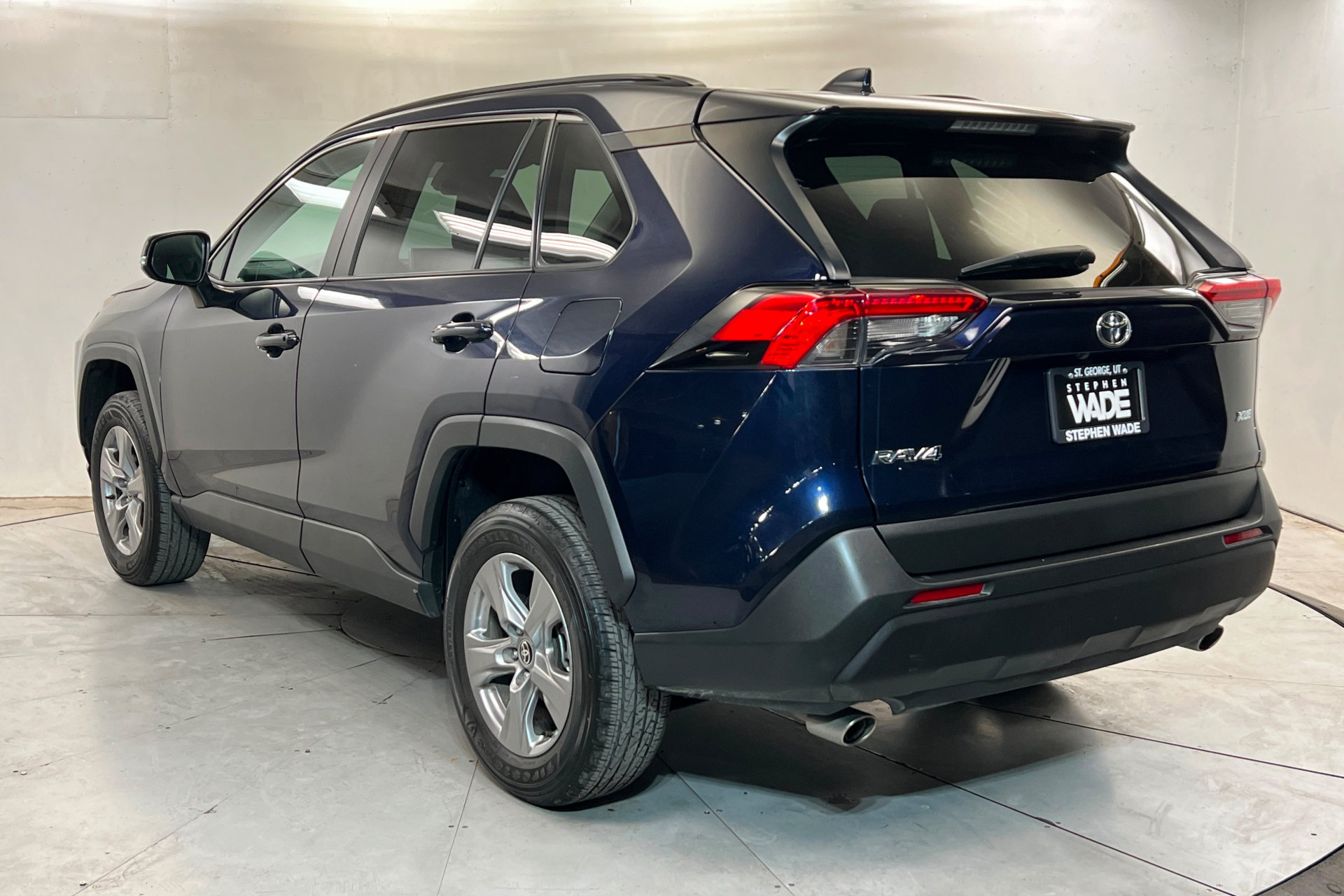 Used 2025 Toyota RAV4 XLE FWD image 3
