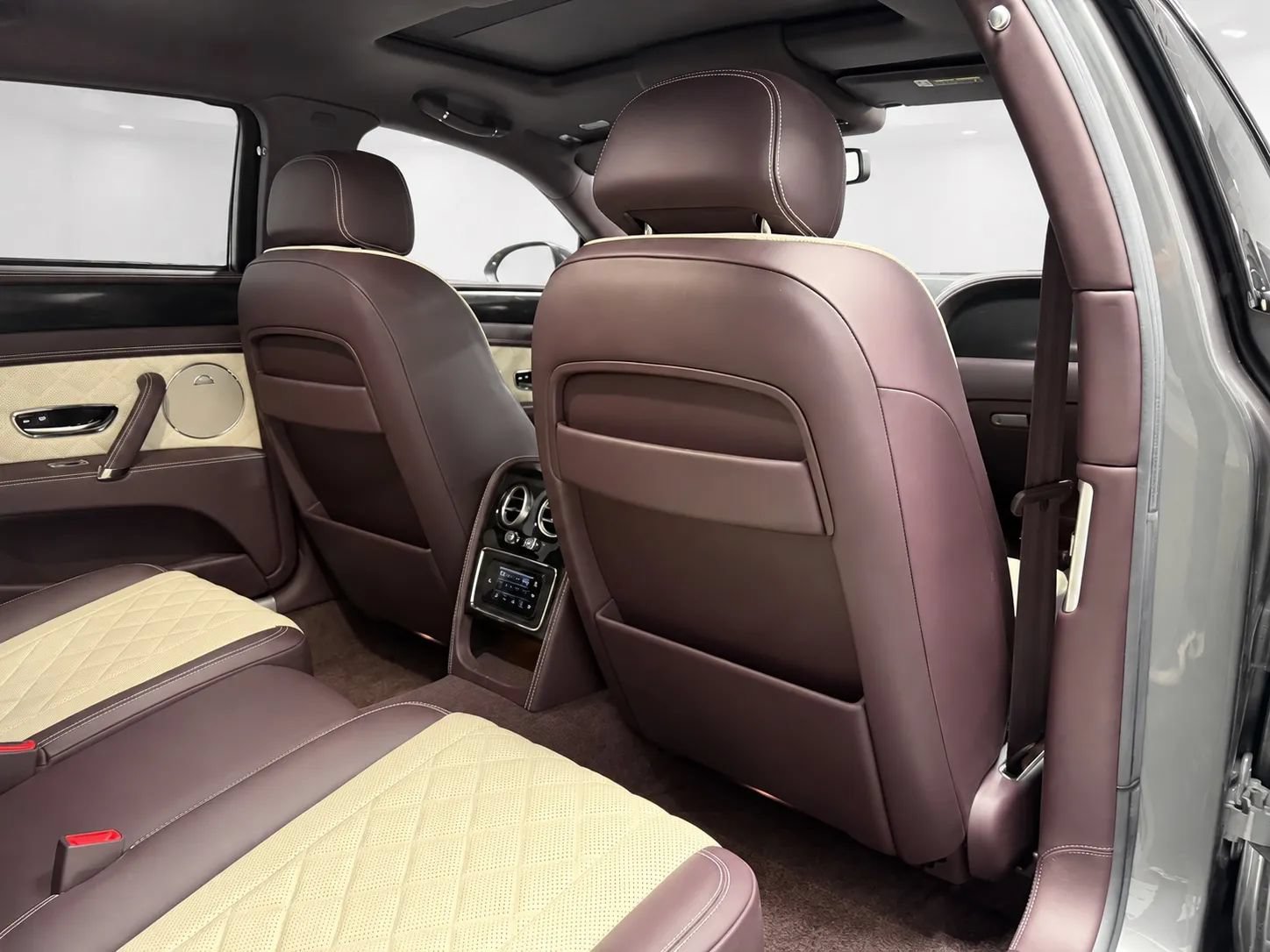 Used 2018 Bentley Flying Spur S W12 AWD/4WD image 18