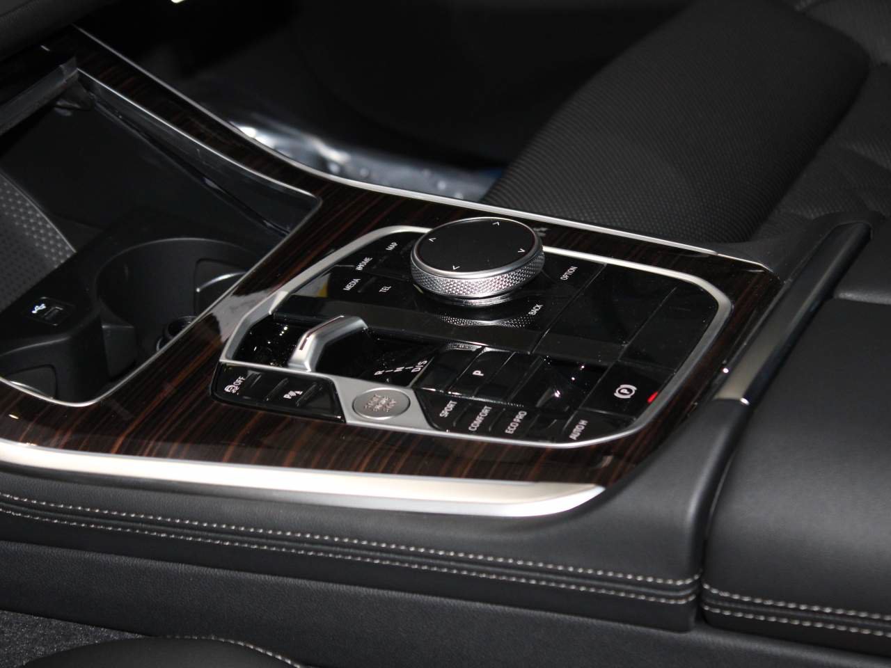 Used 2026 BMW X5 sDrive40i w/ Premium Package RWD image 11