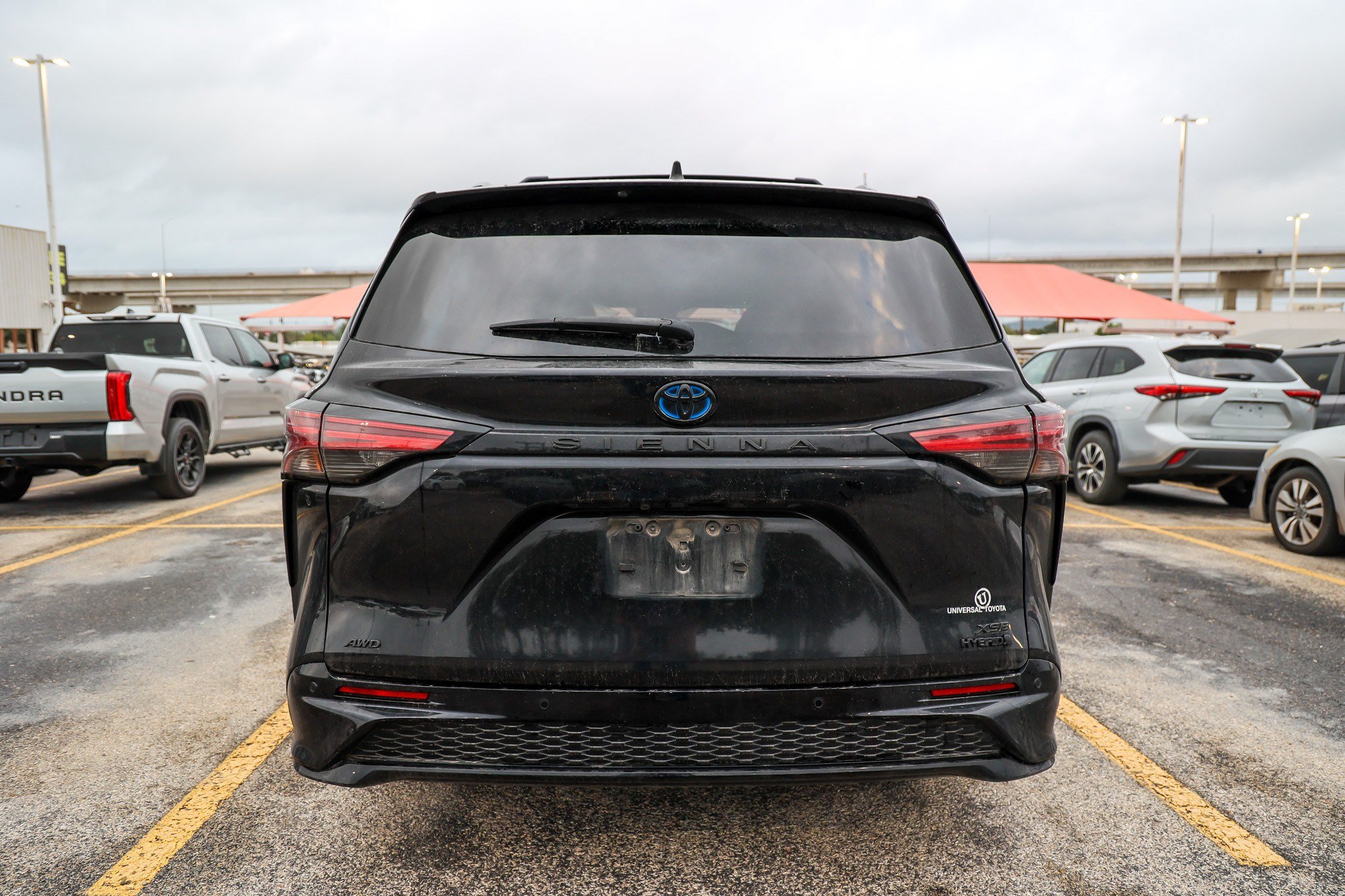 Used 2024 Toyota Sienna XSE w/ XSE Premium Package AWD/4WD image 8