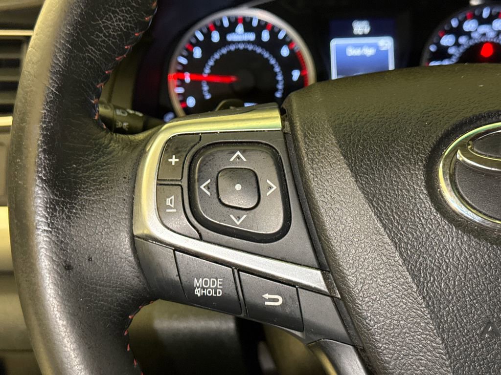 Used 2015 Toyota Camry SE FWD image 26