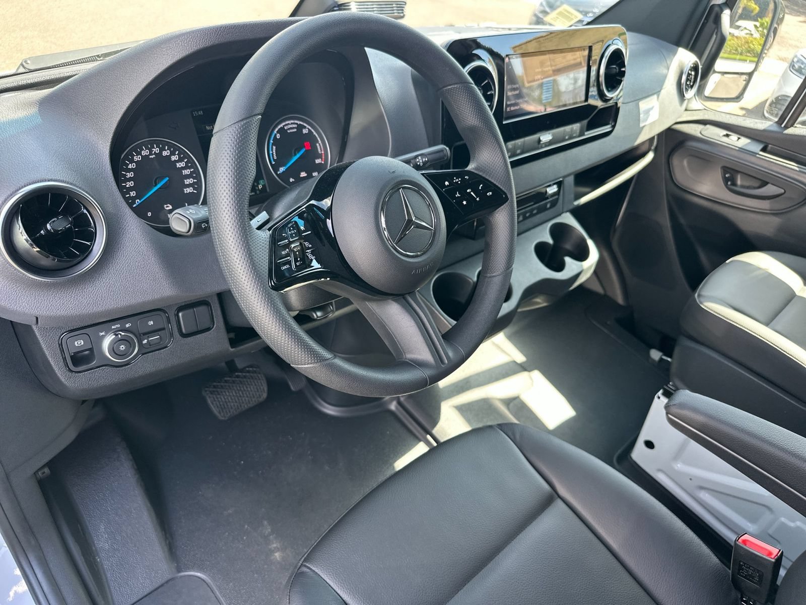 New 2025 Mercedes-Benz eSprinter 170 Cargo image 13