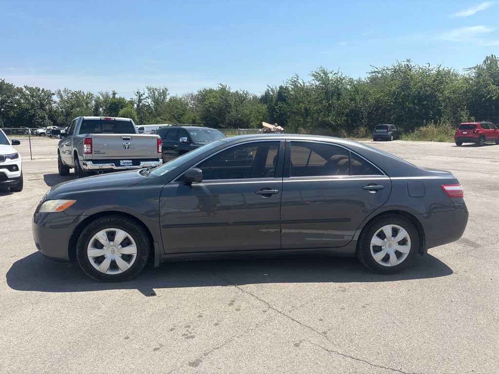 Used 2009 Toyota Camry LE FWD image 17