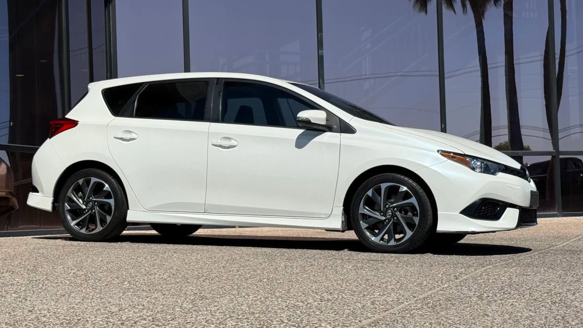 Used 2016 Scion iM image 11