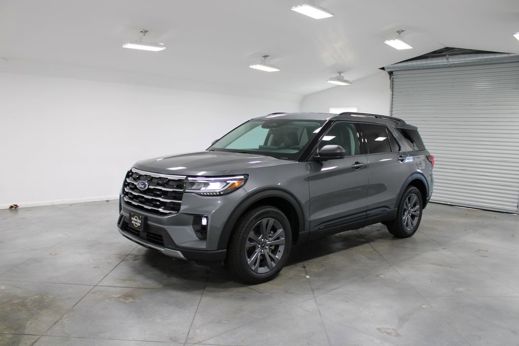 New 2026 Ford Explorer Active w/ Active Comfort Package image 3