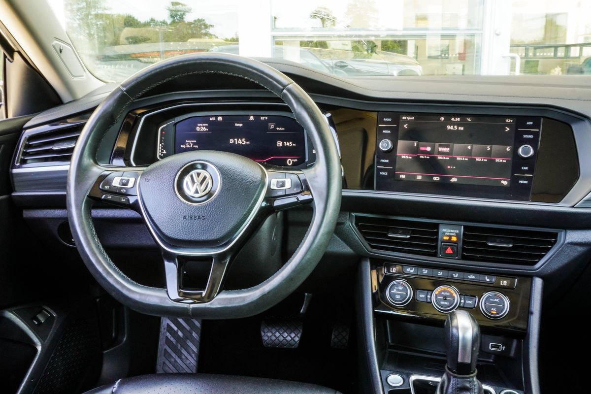 Used 2020 Volkswagen Jetta SEL FWD image 16