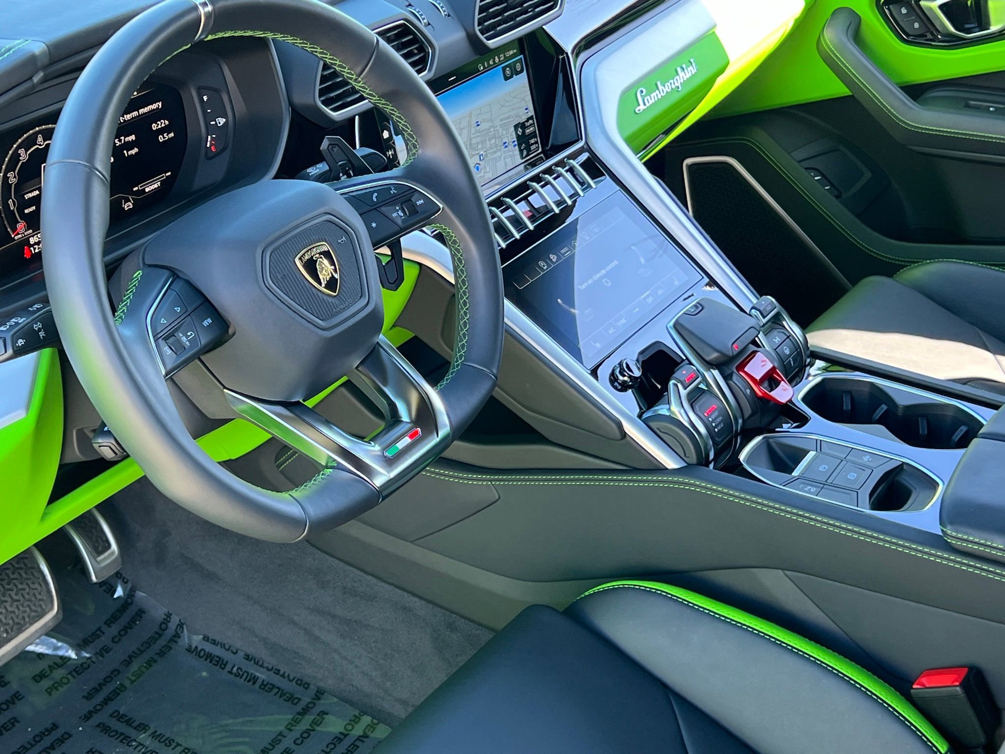 Used 2023 Lamborghini Urus S image 2