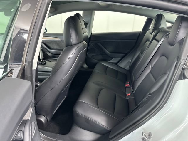 Used 2023 Tesla Model 3 Standard Range image 23