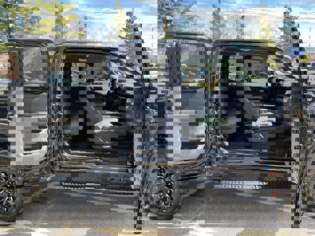 Used 2023 Ford F250 XLT w/ XLT Premium Package AWD/4WD image 38