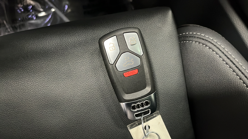Used 2024 Audi Q5 e Premium Plus w/ Premium Plus Package AWD/4WD image 21