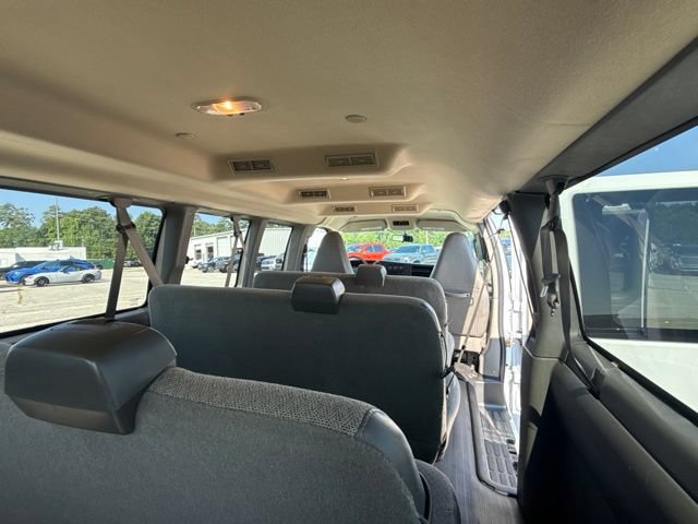 Used 2025 Chevrolet Express 3500 LS RWD image 16