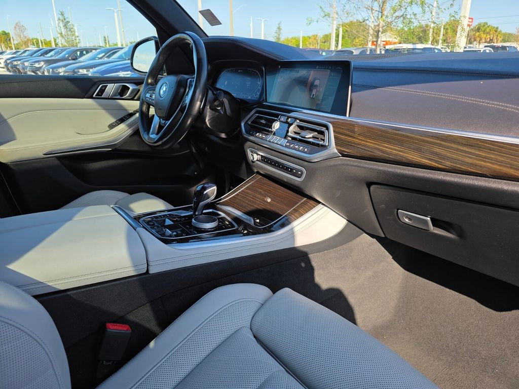 Used 2023 BMW X5 xDrive45e image 9