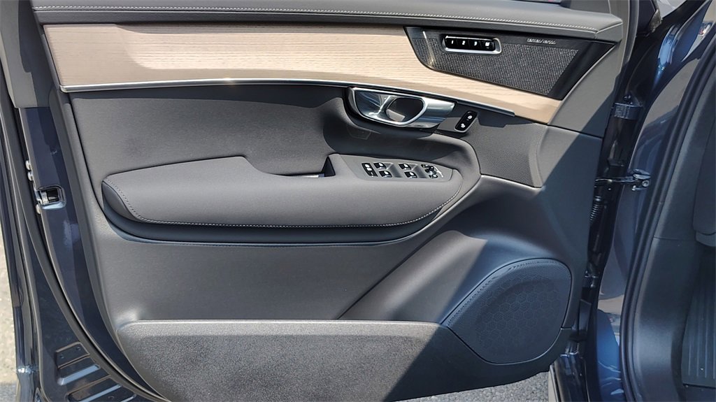New 2026 Volvo XC90 B6 Plus w/ Protection Package Premier image 9