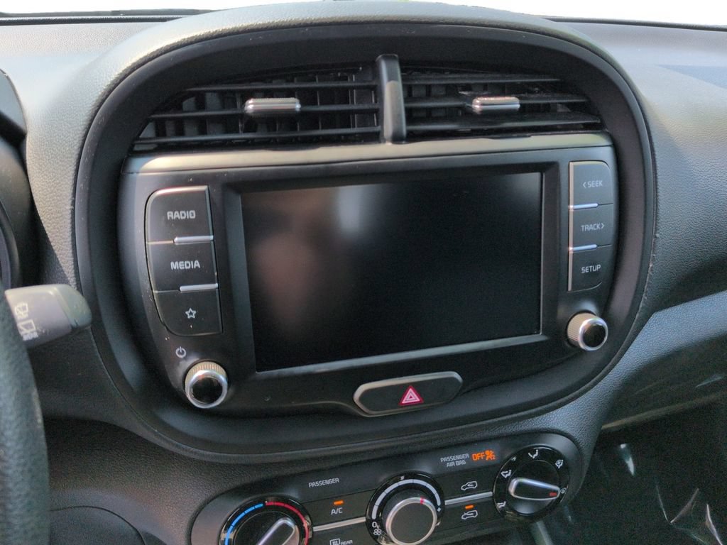 Used 2024 Kia Soul LX w/ Option Group 015 FWD image 13