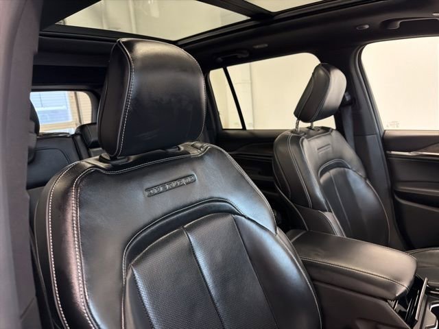 Used 2022 Jeep Grand Cherokee Overland AWD/4WD image 43