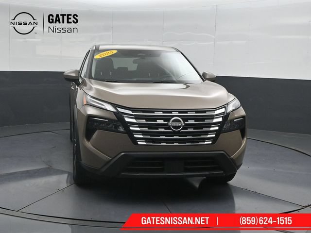 Used 2025 Nissan Rogue SV AWD/4WD image 5