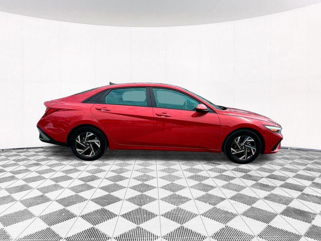 New 2024 Hyundai Elantra SEL w/ Convenience Package image 13