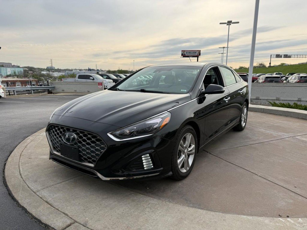 Used 2018 Hyundai Sonata Limited image 9