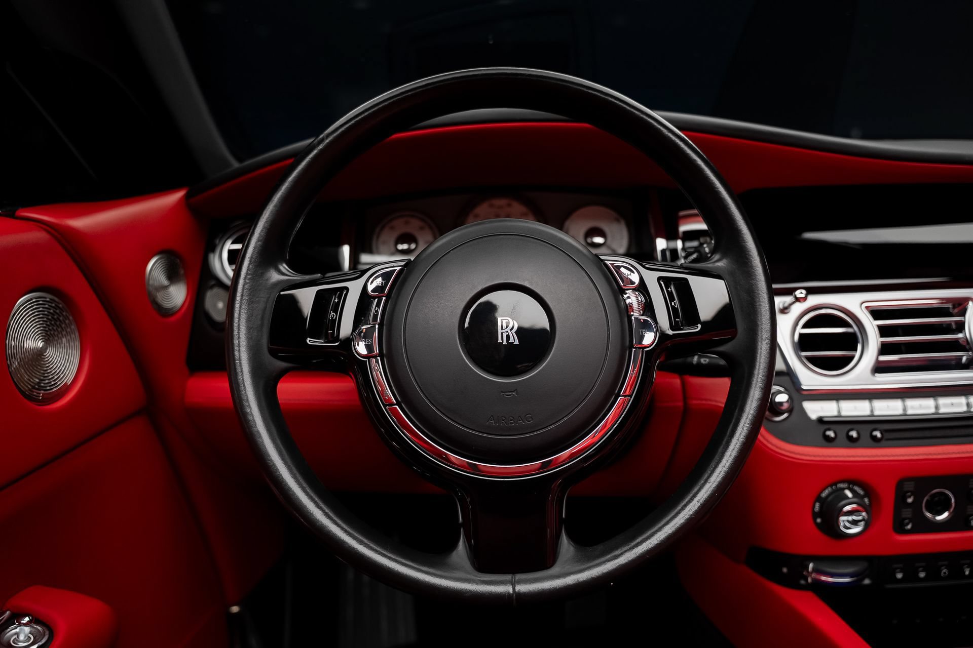 Used 2017 Rolls-Royce Dawn RWD image 45