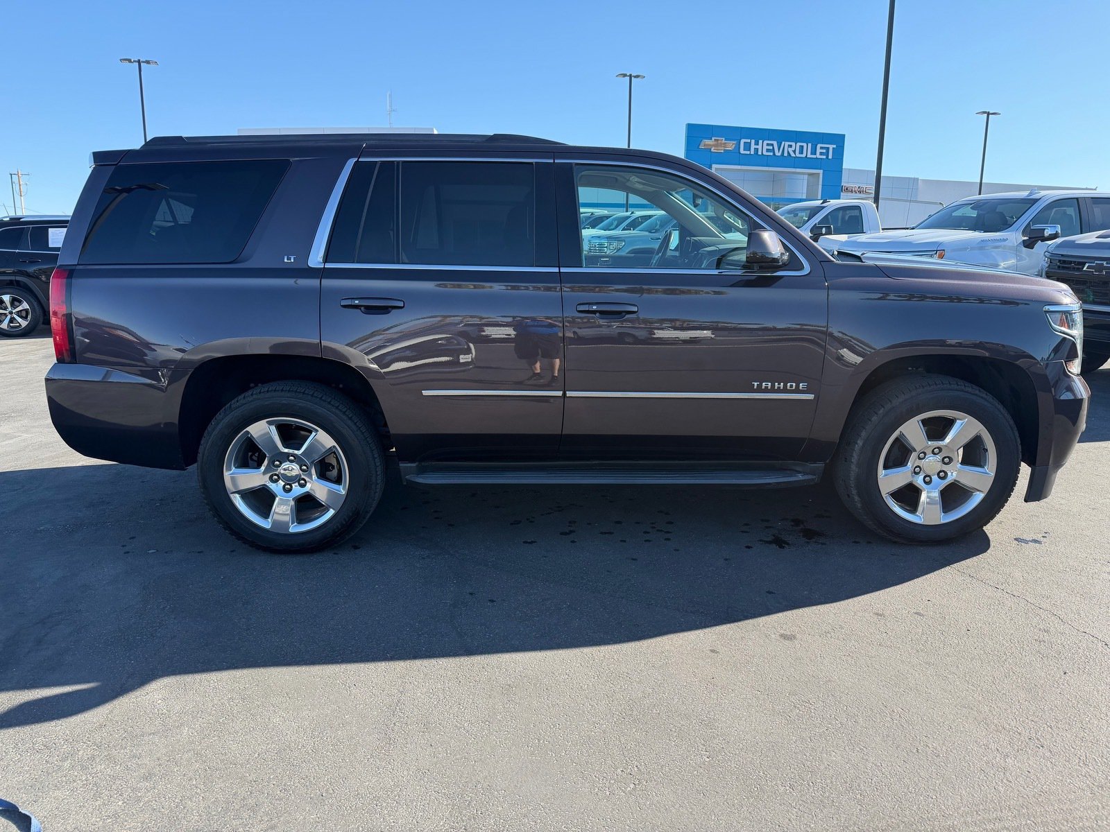 Used 2015 Chevrolet Tahoe LT w/ Luxury Package AWD/4WD image 2