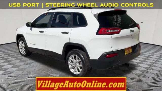 Used 2017 Jeep Cherokee Sport w/ Cold Weather Group FWD image 2