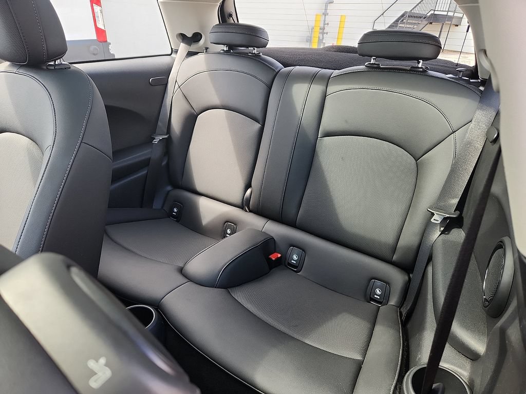 Used 2024 MINI Cooper 2-Door Hardtop FWD image 6