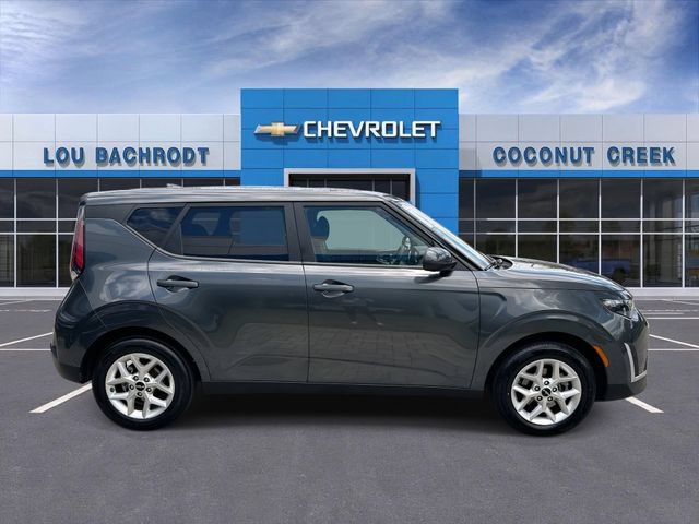 Used 2024 Kia Soul LX w/ Option Group 015 FWD image 9