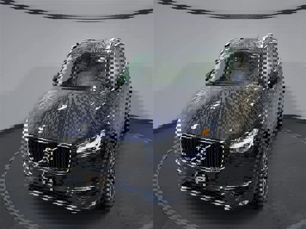 Used 2016 Volvo XC90 T6 Momentum w/ Momentum Plus Package