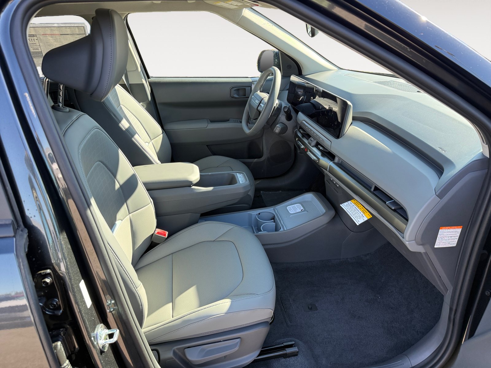 New 2027 Kia EV3 Wind FWD image 19