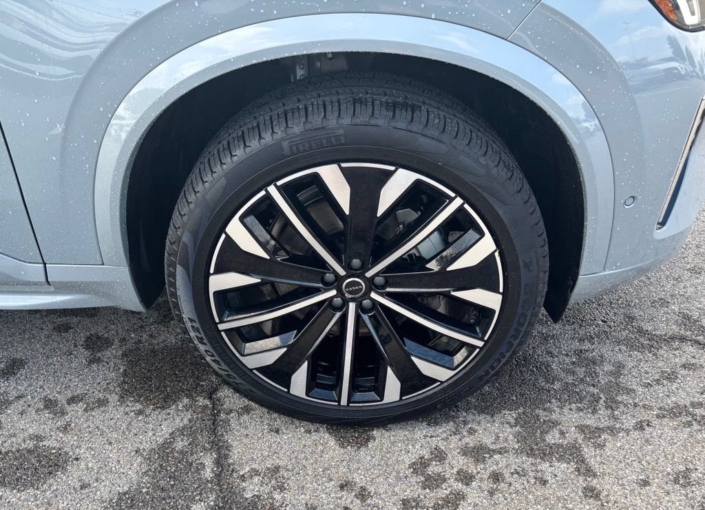 Used 2026 Volvo XC90 B6 Plus w/ Protection Package AWD/4WD image 36
