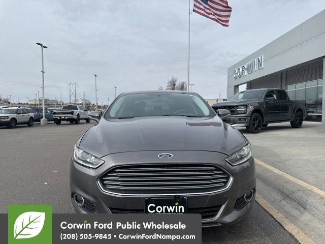 Used 2014 Ford Fusion Titanium image 2