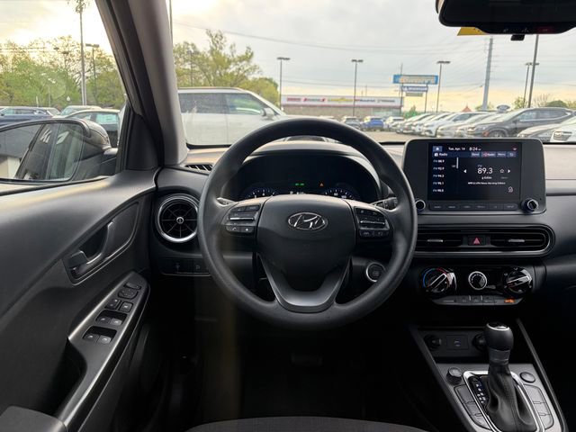 Used 2023 Hyundai Kona SEL video 3