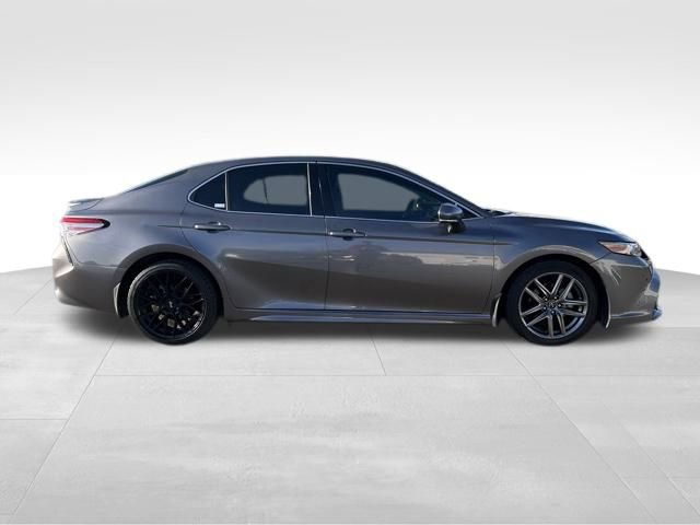 Used 2019 Toyota Camry XSE image 10