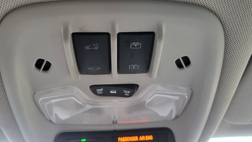 Used 2022 Chevrolet Bolt EUV Premier w/ Sun & Sound Package FWD image 34