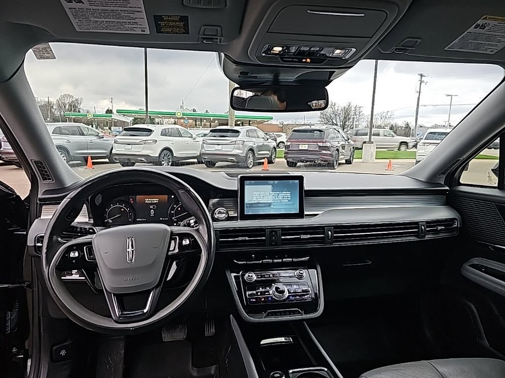 Used 2021 Lincoln Corsair AWD w/ Premium Package image 13