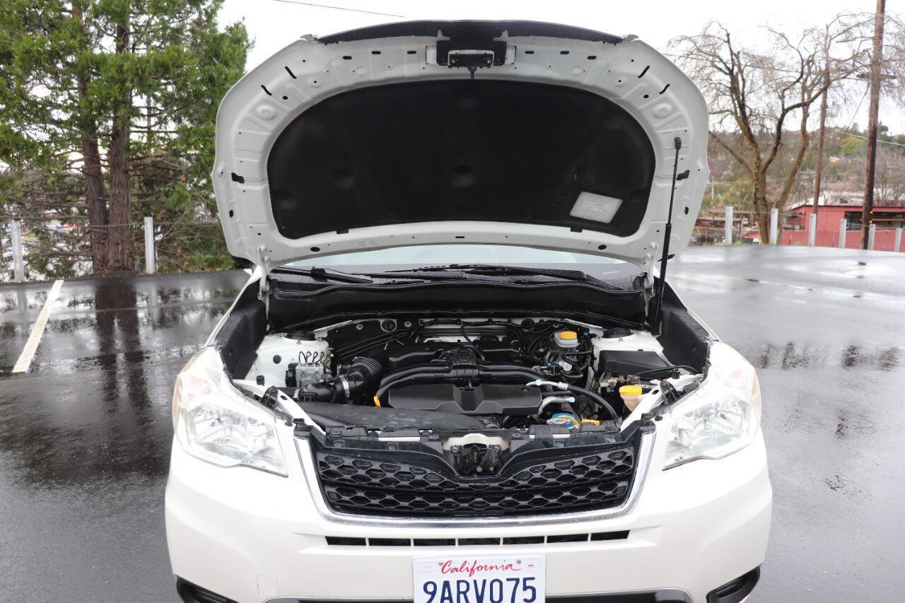 Used 2015 Subaru Forester 2.5i w/ Alloy Wheel Package image 11