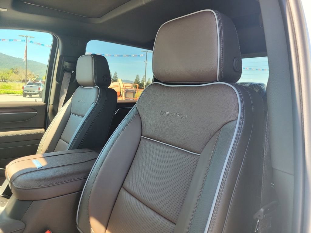New 2026 GMC Sierra 2500 Denali w/ Denali Reserve Package image 12