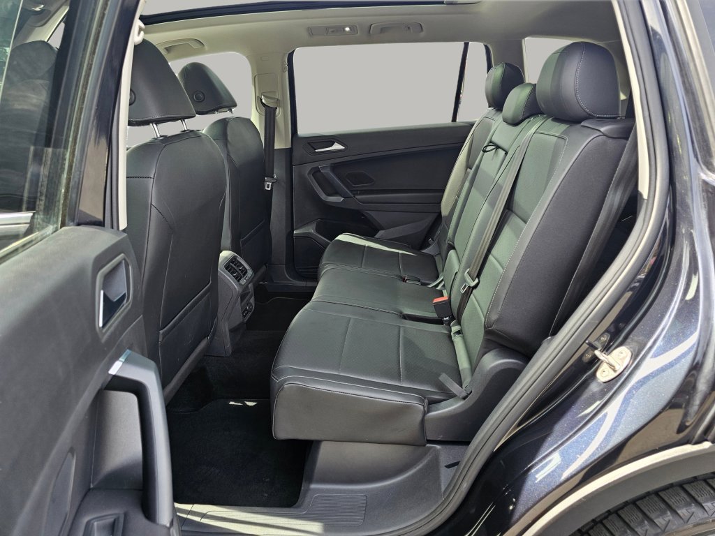 Used 2019 Volkswagen Tiguan SEL w/ 3rd Row Seat Package image 23