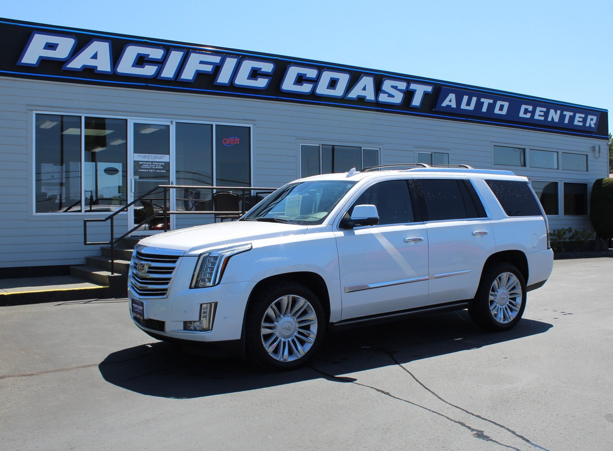 Used 2018 Cadillac Escalade Platinum